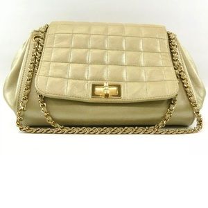 Auth Vintage Chanel reissue accordion flap